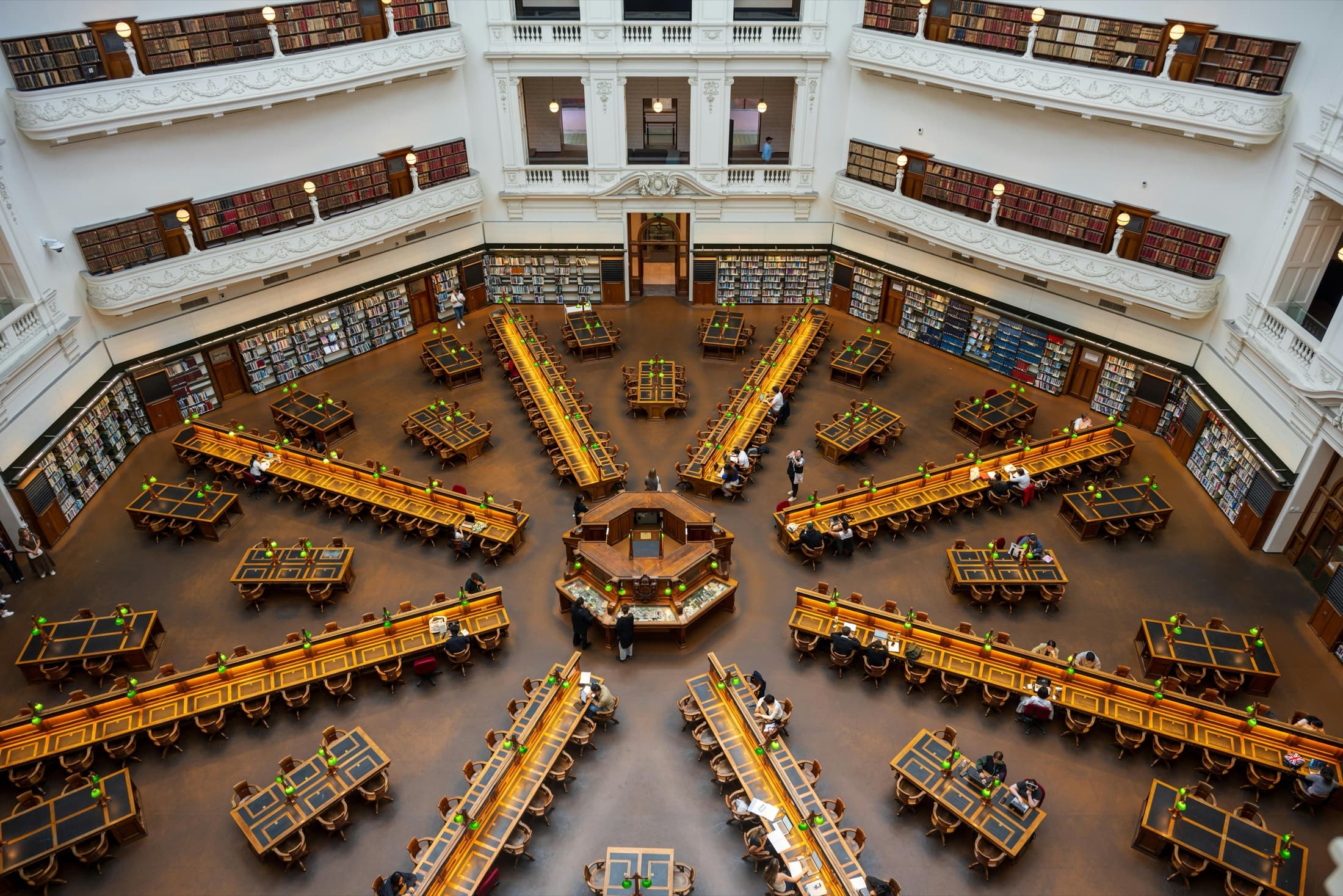 开放式学习空间与协作场景